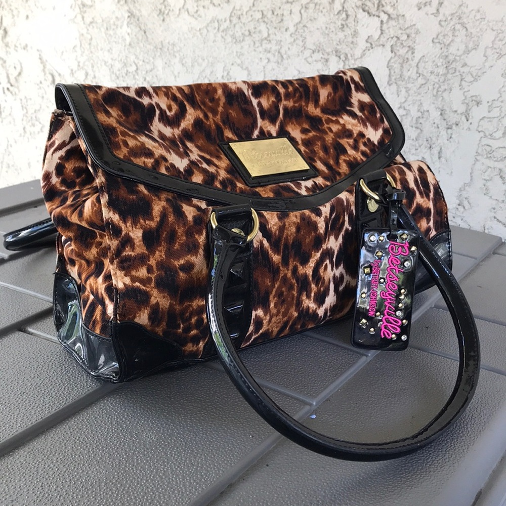 LIKE NEW! Betsey Johnson cheetah travel tote